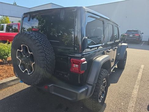 Used 2022 Jeep Wrangler Unlimited Rubicon 4xe w/ Cold Weather Group AWD/4WD image 3