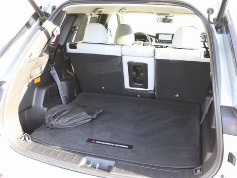 Used 2023 Mitsubishi Outlander SEL image 36