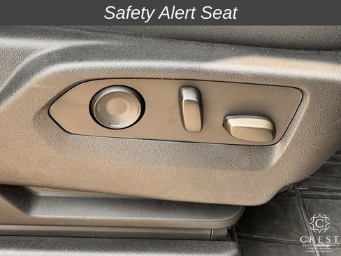Used 2023 Chevrolet Tahoe Premier AWD/4WD image 24