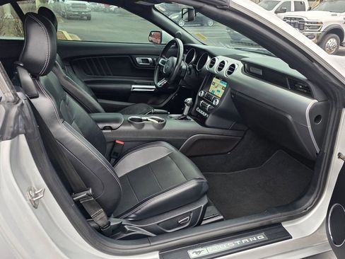 Used 2019 Ford Mustang Premium image 33