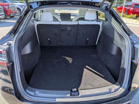Used 2022 Tesla Model Y Long Range AWD/4WD image 30