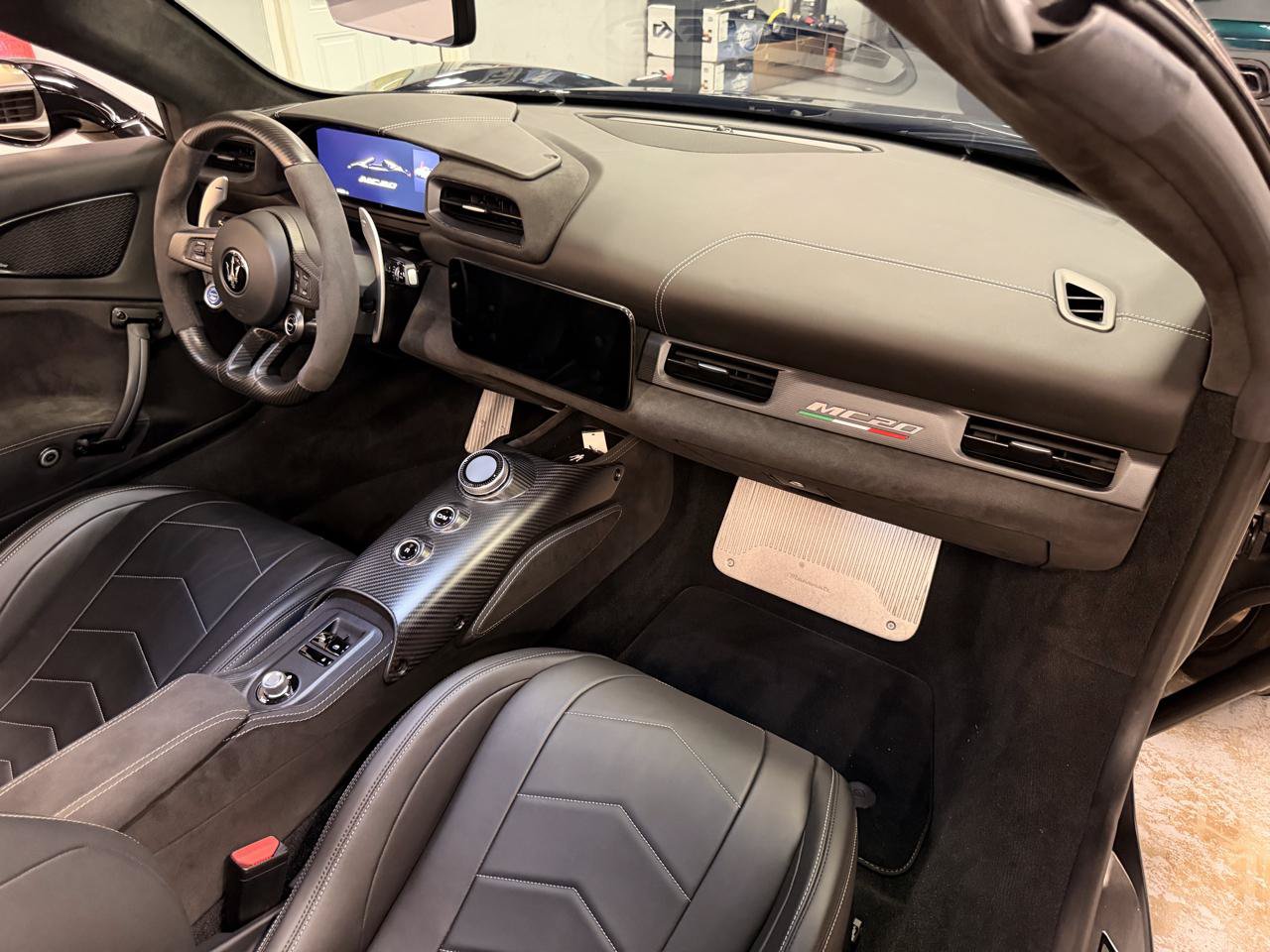 Used 2023 Maserati MC20 Spyder RWD image 32