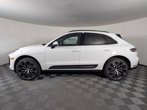 New 2026 Porsche Macan image 2