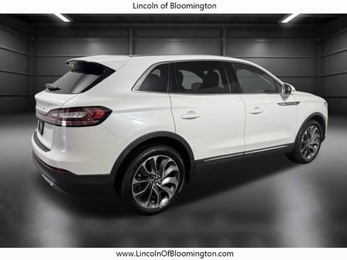 Certified 2022 Lincoln Nautilus Reserve w/ Equipment Group 201A image 8