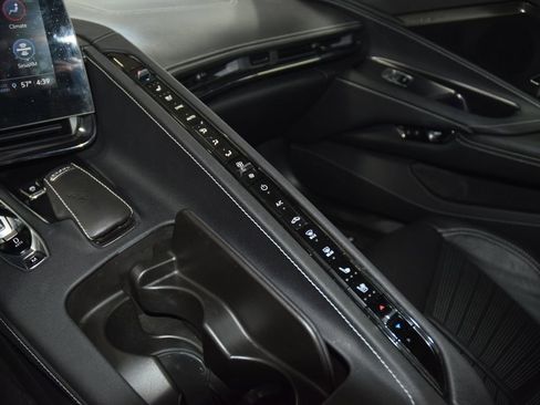 Used 2023 Chevrolet Corvette Stingray Preferred Conv w/ Z51 Performance Package RWD image 28