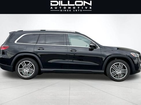 Used 2024 Mercedes-Benz GLS 450 4MATIC image 3