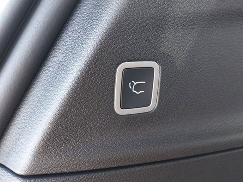 New 2026 Chrysler Voyager LX image 9