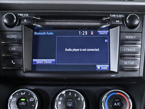 Used 2016 Toyota RAV4 LE FWD image 16