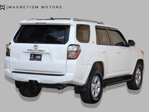 Used 2016 Toyota 4Runner SR5 AWD/4WD image 9