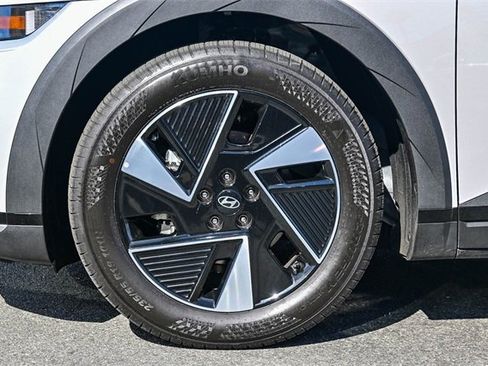 Certified 2025 Hyundai Ioniq 5 SEL image 11