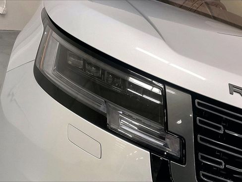 Used 2023 Land Rover Range Rover SE image 30