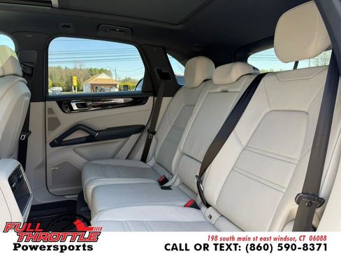 Used 2021 Porsche Cayenne AWD/4WD image 20