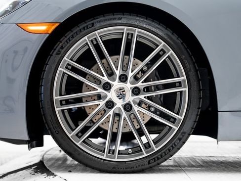 Certified 2024 Porsche 718 Boxster RWD image 38