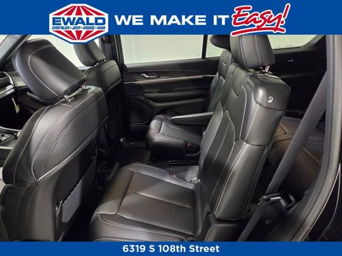 New 2025 Jeep Grand Cherokee L Limited image 9