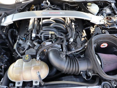 Used 2017 Ford Mustang Shelby GT350 w/ Electronics Package RWD image 39