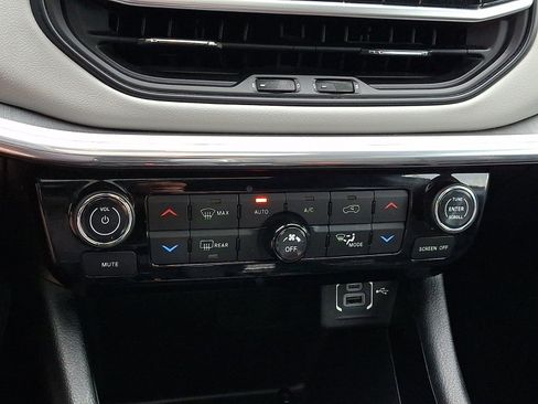 Used 2023 Jeep Compass Limited w/ Sun and Sound Group AWD/4WD image 16