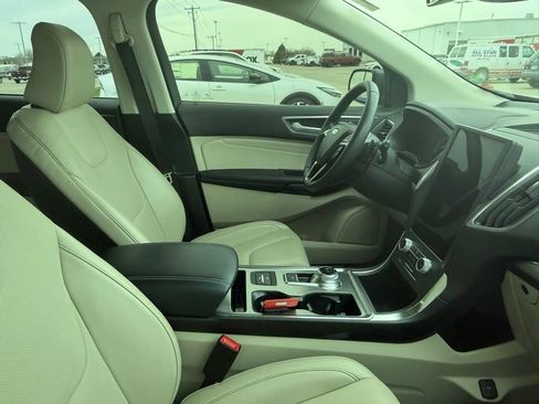 Used 2022 Ford Edge Titanium w/ Equipment Group 301A image 8