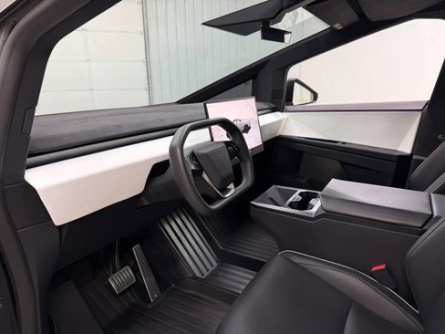 Used 2024 Tesla Cybertruck Cyberbeast AWD/4WD image 12