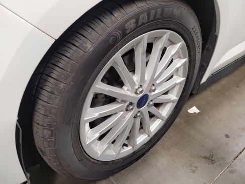 Used 2013 Ford C-MAX Energi SEL image 31