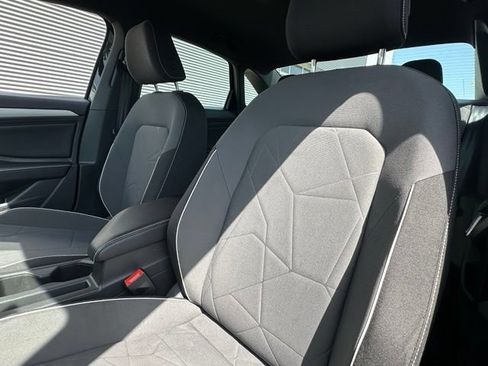 Certified 2025 Volkswagen Jetta Sport FWD image 24