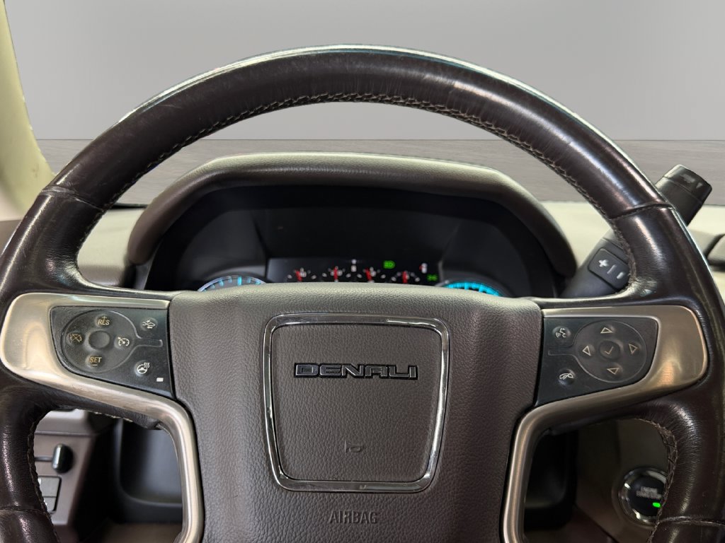 Used 2019 GMC Yukon XL Denali w/ Open Road Package RWD image 18