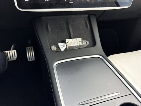 Used 2023 Tesla Model Y Performance image 21