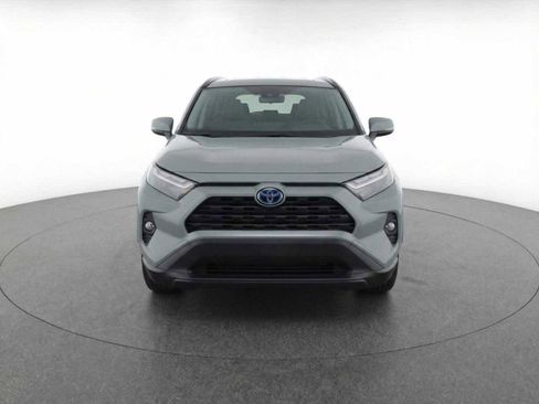 Used 2023 Toyota RAV4 XLE Premium image 2