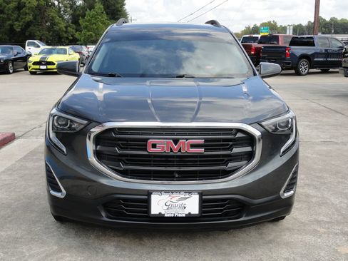 Used 2019 GMC Terrain SLE w/ Driver Convenience Package FWD image 2