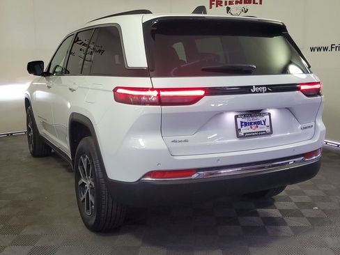 Used 2025 Jeep Grand Cherokee Limited AWD/4WD image 4