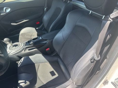 Used 2020 Nissan 370Z Touring Sport RWD image 20