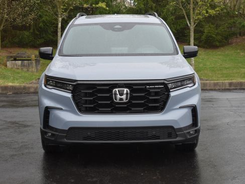 New 2025 Honda Pilot Black Edition image 2