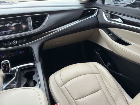 Used 2018 Buick Enclave Premium image 23