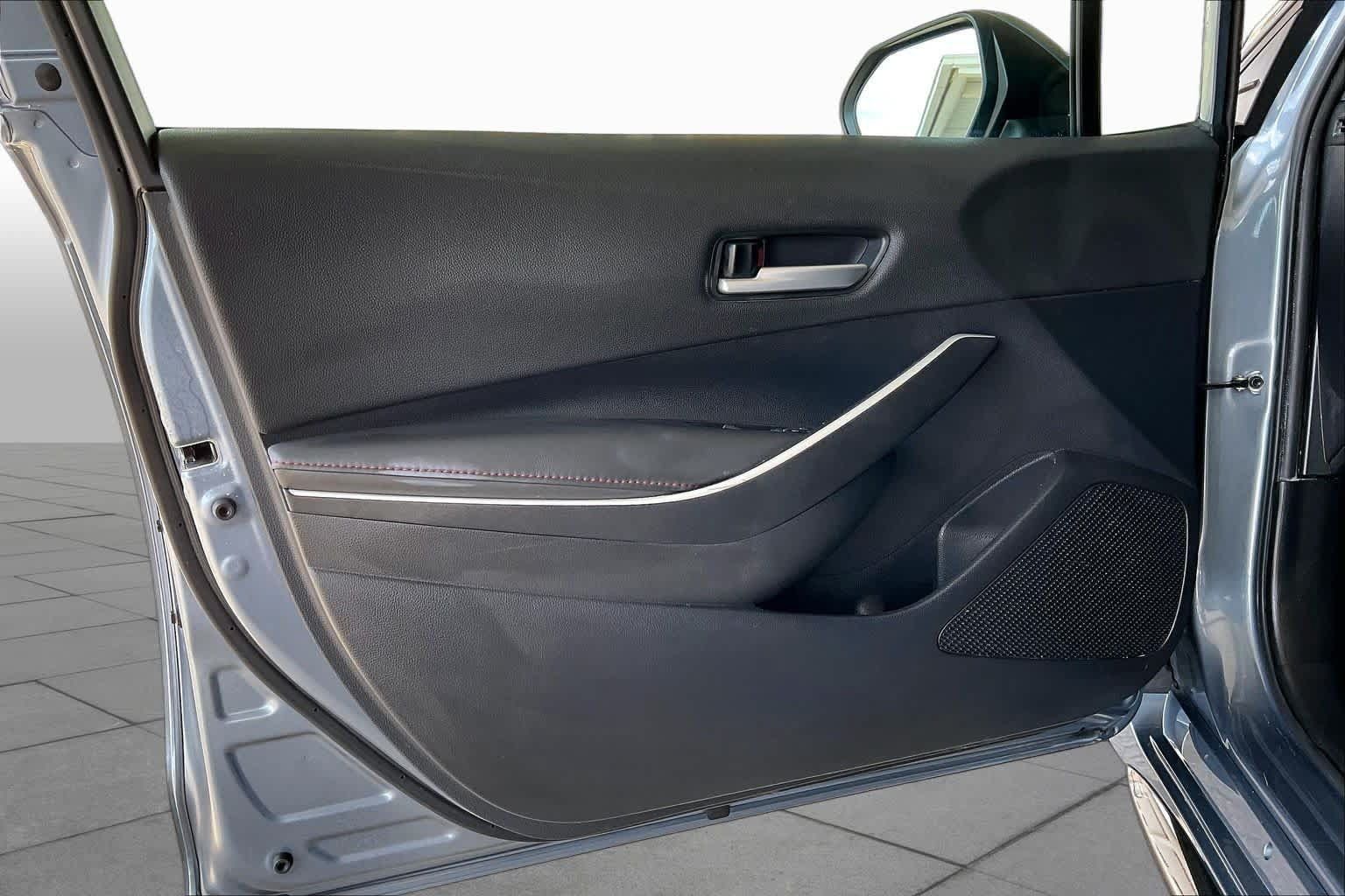 Used 2025 Toyota Corolla SE FWD image 22