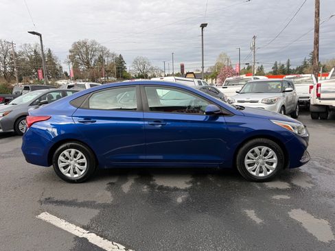 Used 2021 Hyundai Accent SE FWD image 5