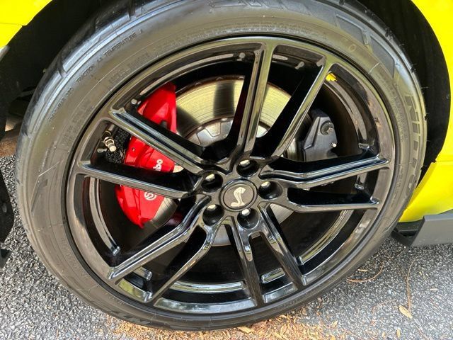 Used 2021 Ford Mustang Shelby GT500 w/ Technology Package RWD image 16
