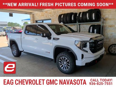 Used 2023 GMC Sierra 1500 AT4 w/ AT4 Premium Package AWD/4WD image 1