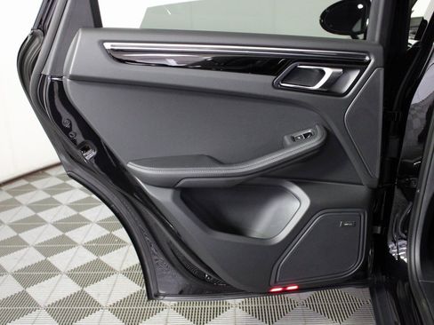 Certified 2026 Porsche Macan S image 33