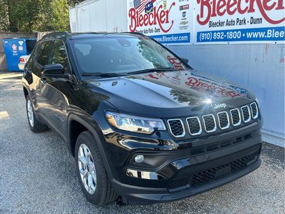 New 2025 Jeep Compass Latitude w/ Convenience Group