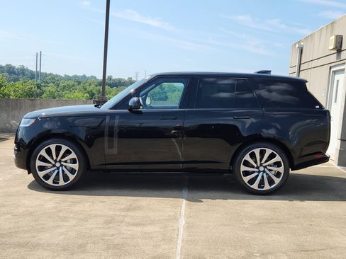 New 2025 Land Rover Range Rover SE image 6