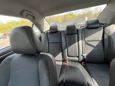 Used 2015 Toyota Camry SE FWD image 29