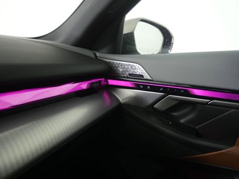 Used 2025 BMW i5 xDrive40 w/ Executive Package image 30