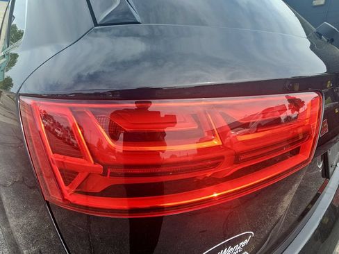 Used 2017 Audi Q7 3.0T Prestige w/ Prestige Package AWD/4WD image 41