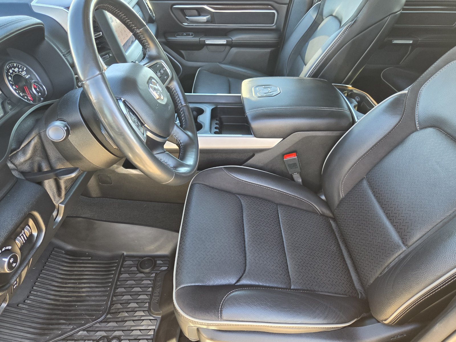 Used 2022 RAM 1500 Laramie AWD/4WD image 13