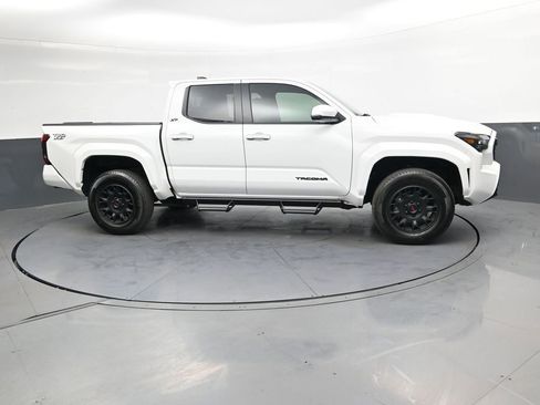 Used 2024 Toyota Tacoma TRD Sport w/ TRD Sport Upgrade Package image 3