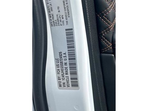 New 2025 Jeep Grand Cherokee Summit image 35