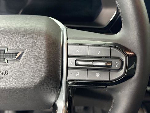 Used 2025 Chevrolet Colorado ZR2 w/ Technology Package image 18