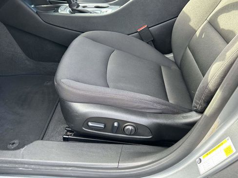 Used 2024 Chevrolet Malibu LT image 17