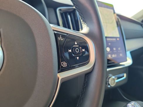 Certified 2025 Volvo XC90 B5 Plus image 28