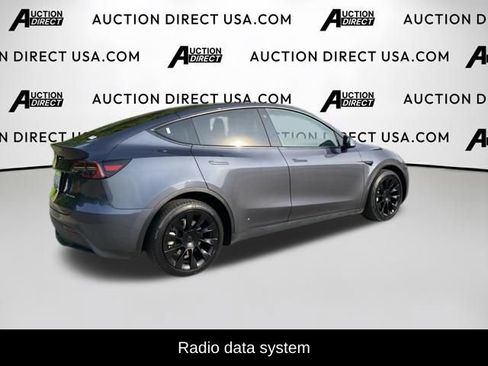 Used 2021 Tesla Model Y Long Range AWD/4WD image 7