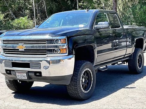 Used 2018 Chevrolet Silverado 2500 LT w/ LT Fleet Plus Package AWD/4WD image 3